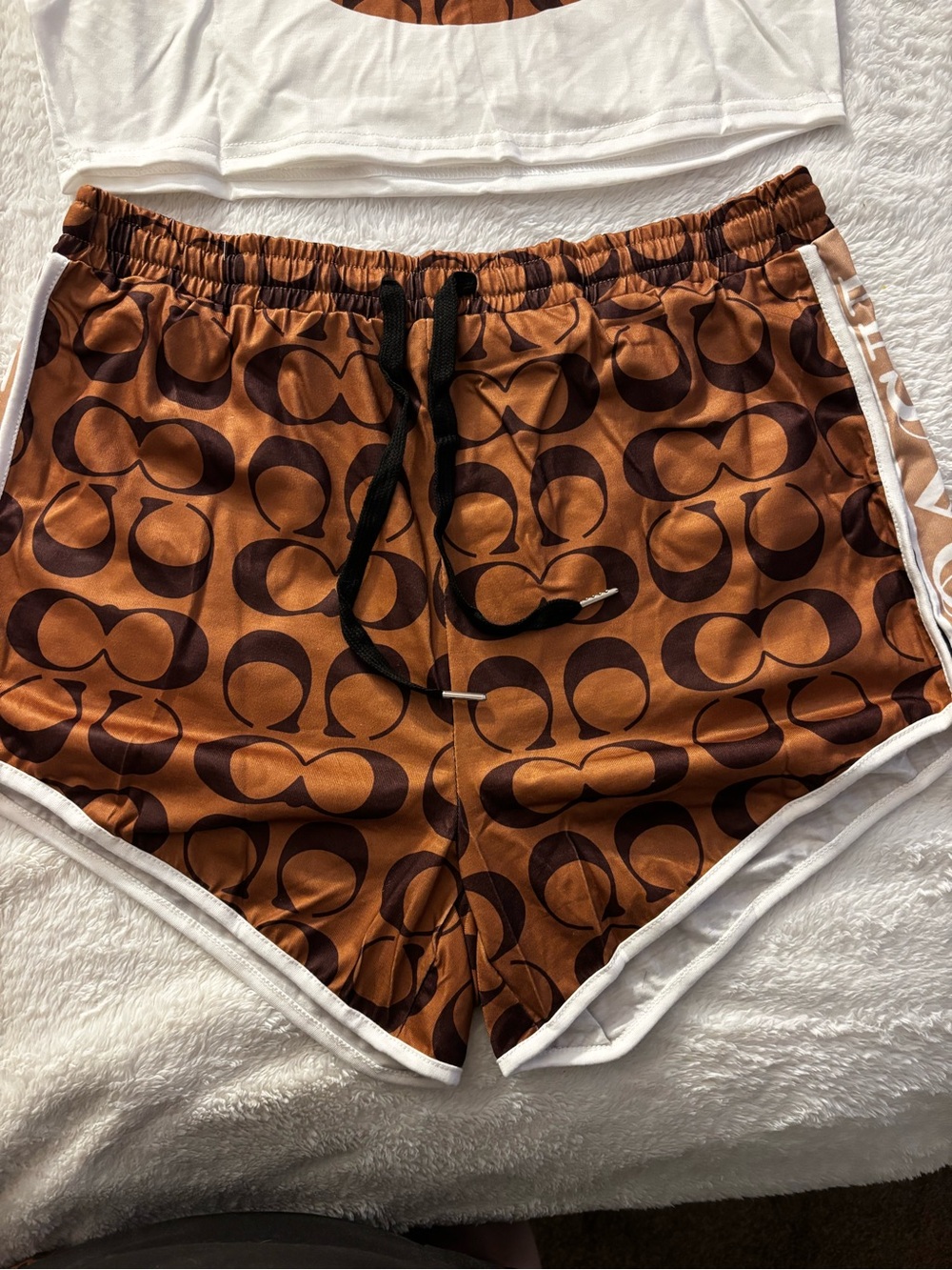 Woman’s two piece Logo Crop Tee & Coach Signature Brown Shorts Set - Picture 3 of 5